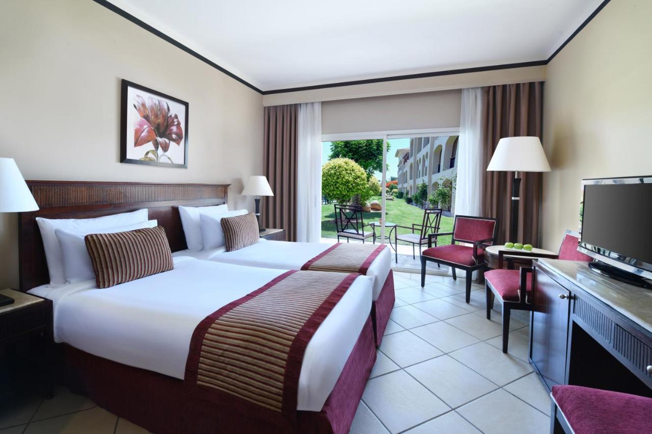Jaz Mirabel Resort Sharm el-Sheikh Exterior photo A room at the Hilton Sharm El Sheikh